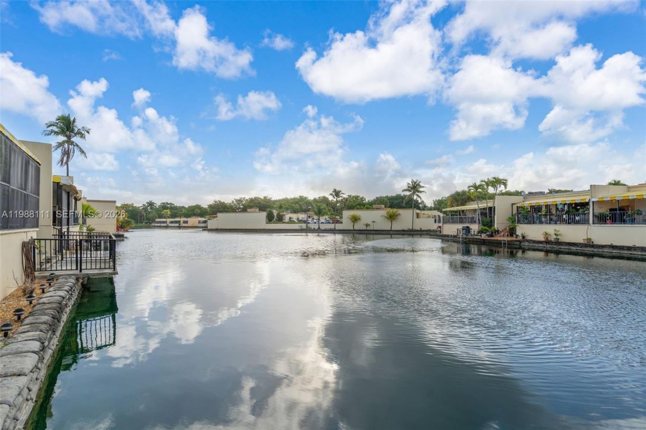 7020 Crown Gate Dr , Miami Lakes, FL 33014 Photo