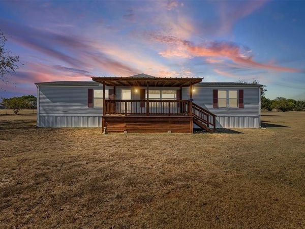 9064 Summit Court E, Cleburne, TX 76033