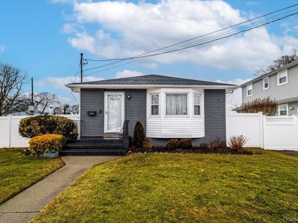 153 N Queens Avenue, Massapequa, NY 11758