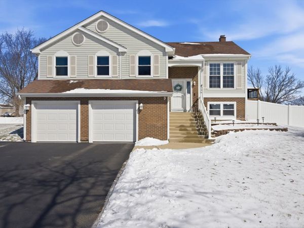 396 Nantucket Court , Bartlett, IL 60103