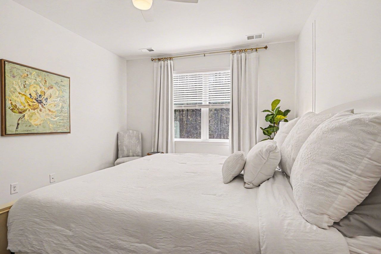 571 Meadowgrass Ct.  Photo 14