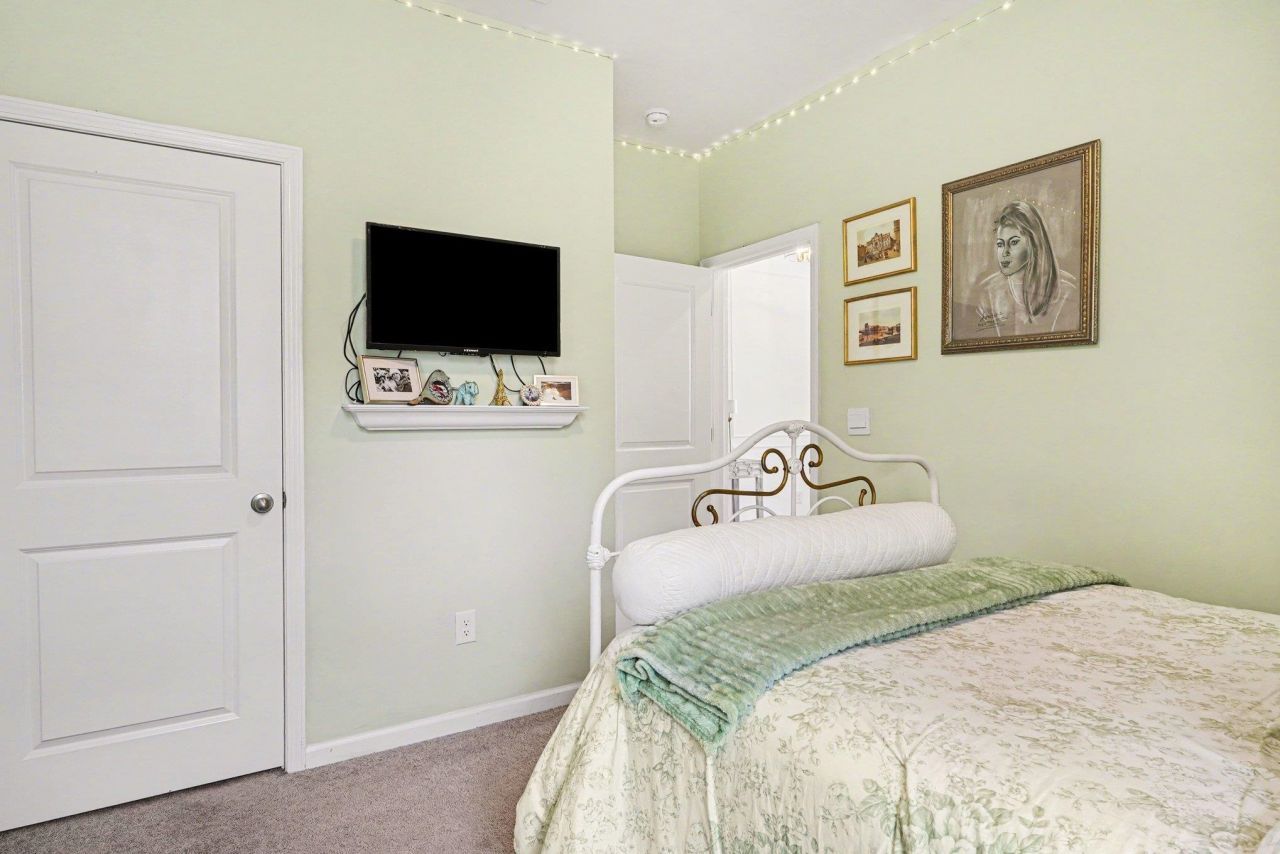 571 Meadowgrass Ct.  Photo 22