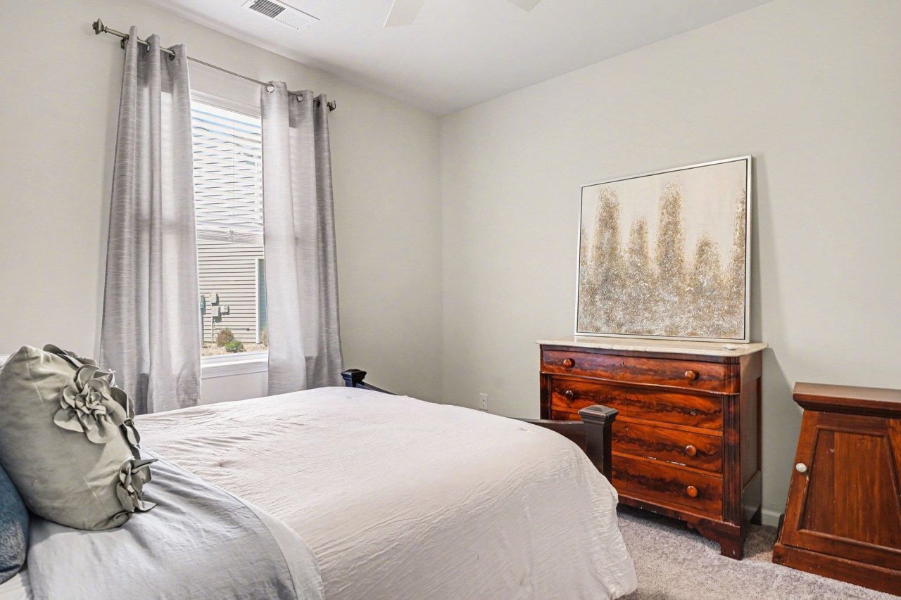 571 Meadowgrass Ct.  Photo 23