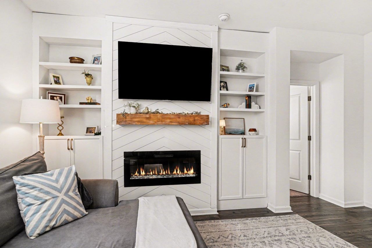 571 Meadowgrass Ct.  Photo 6