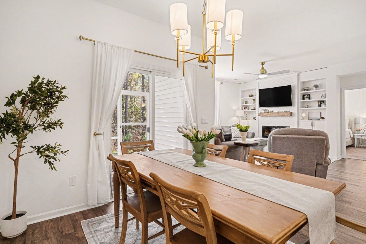 571 Meadowgrass Ct.  Photo 7