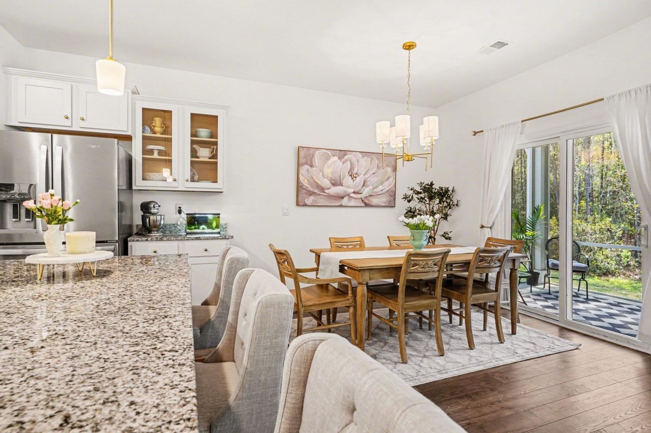 571 Meadowgrass Ct.  Photo 8