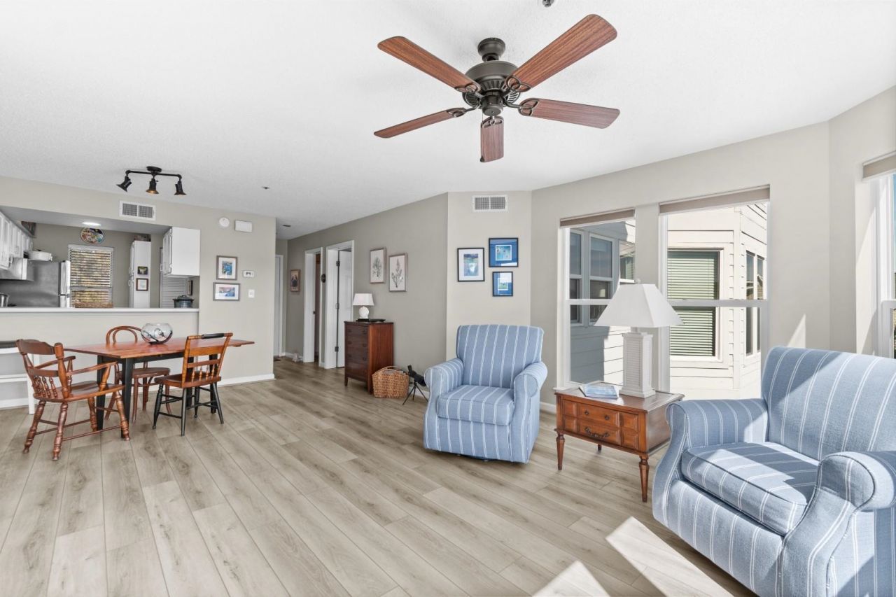 4560 Greenbriar Dr. Photo 11