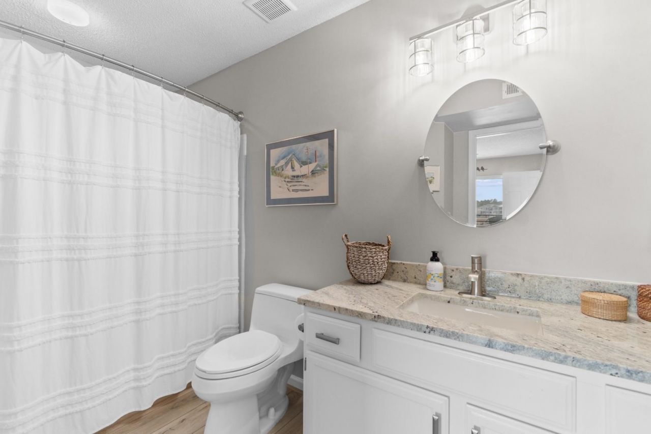 4560 Greenbriar Dr. Photo 15