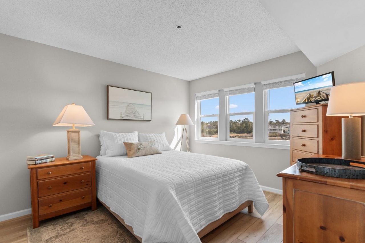 4560 Greenbriar Dr. Photo 16