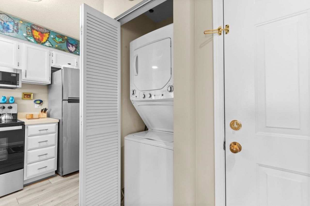 4560 Greenbriar Dr. Photo 24