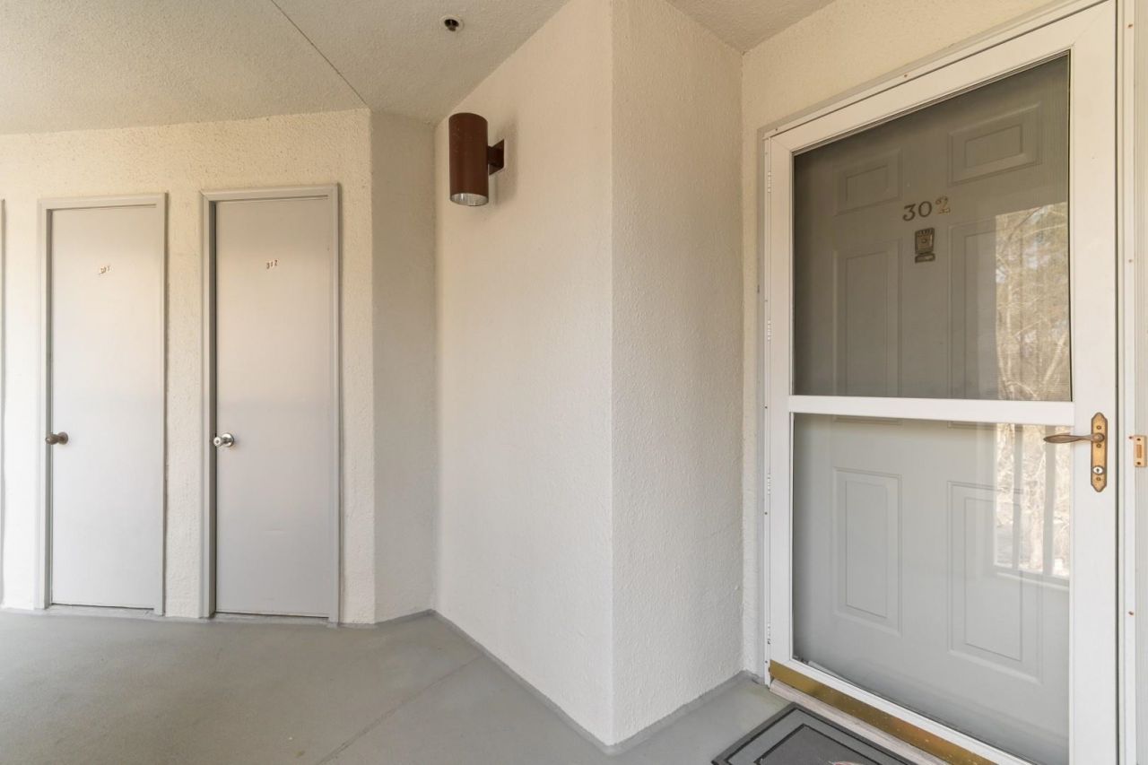 4560 Greenbriar Dr. Photo 25