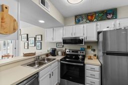 4560 Greenbriar Dr. photo 4