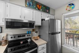 4560 Greenbriar Dr. photo 4