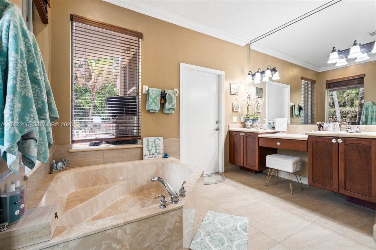 5026 Coconut Blvd, Palm Beach, FL 33411 Photo