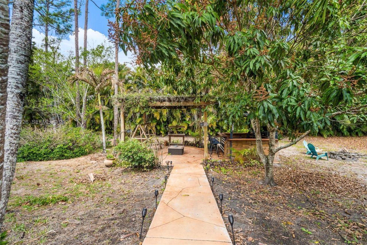 5026 Coconut Blvd, Palm Beach, FL 33411 Photo