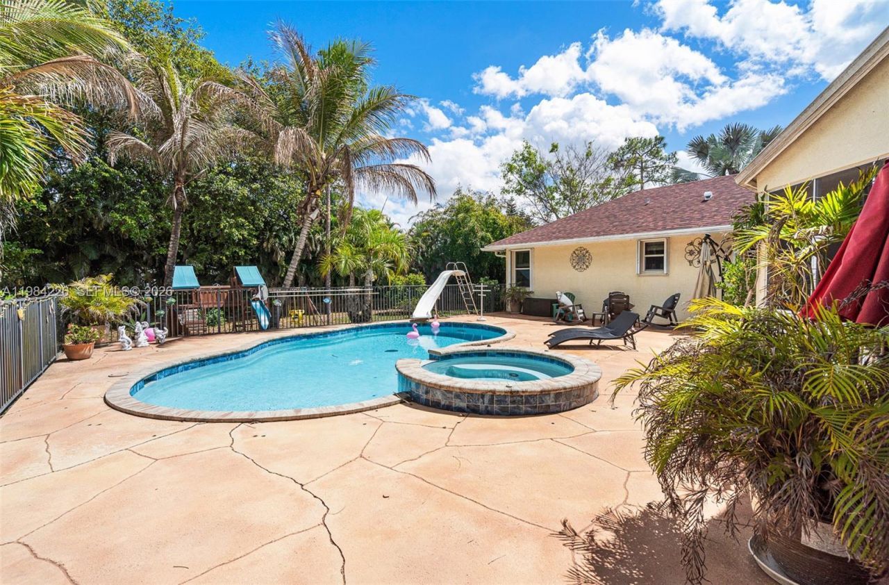 5026 Coconut Blvd, Palm Beach, FL 33411 Photo