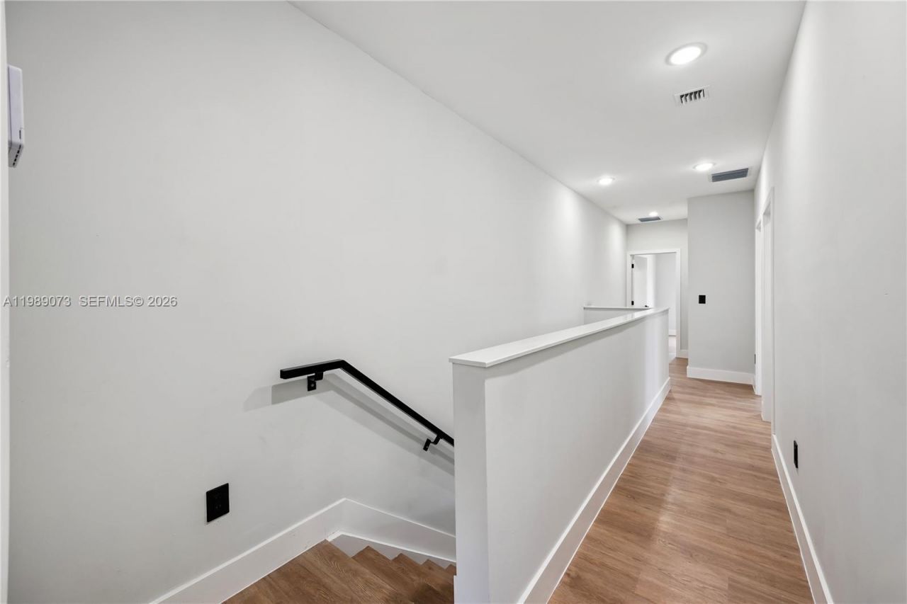 122 NW 5th Ave , Hallandale Beach, FL 33009 Photo