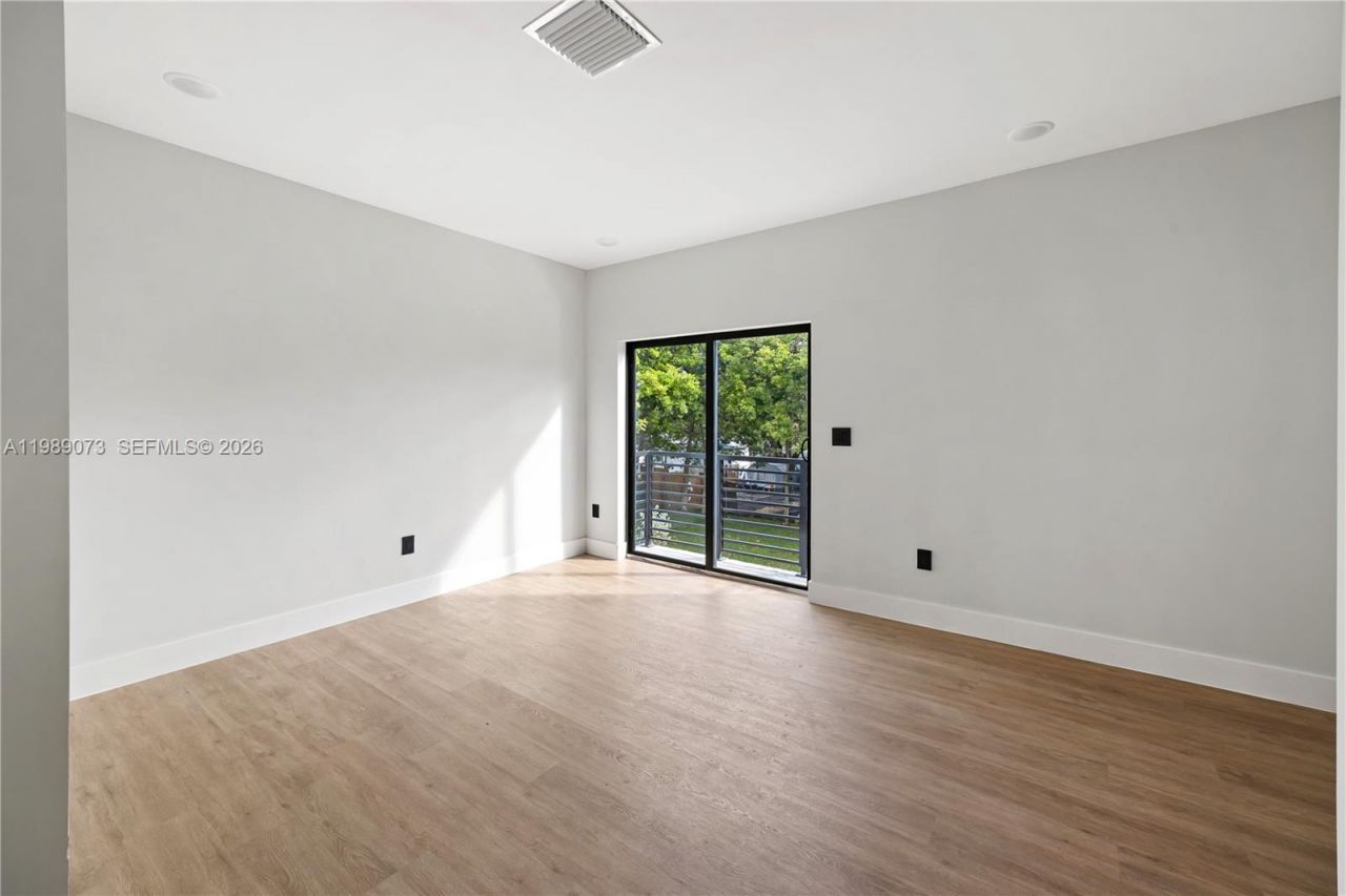 122 NW 5th Ave , Hallandale Beach, FL 33009 Photo