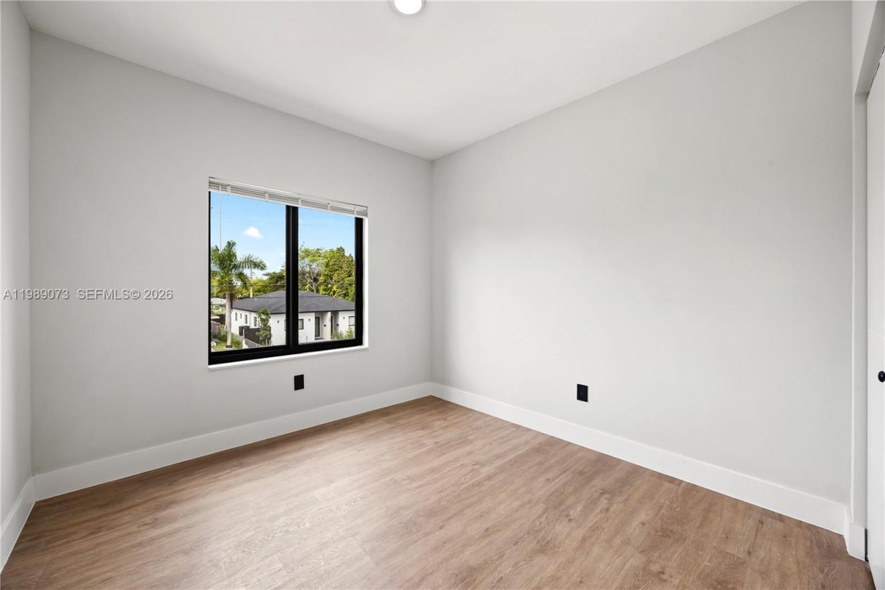 122 NW 5th Ave , Hallandale Beach, FL 33009 Photo