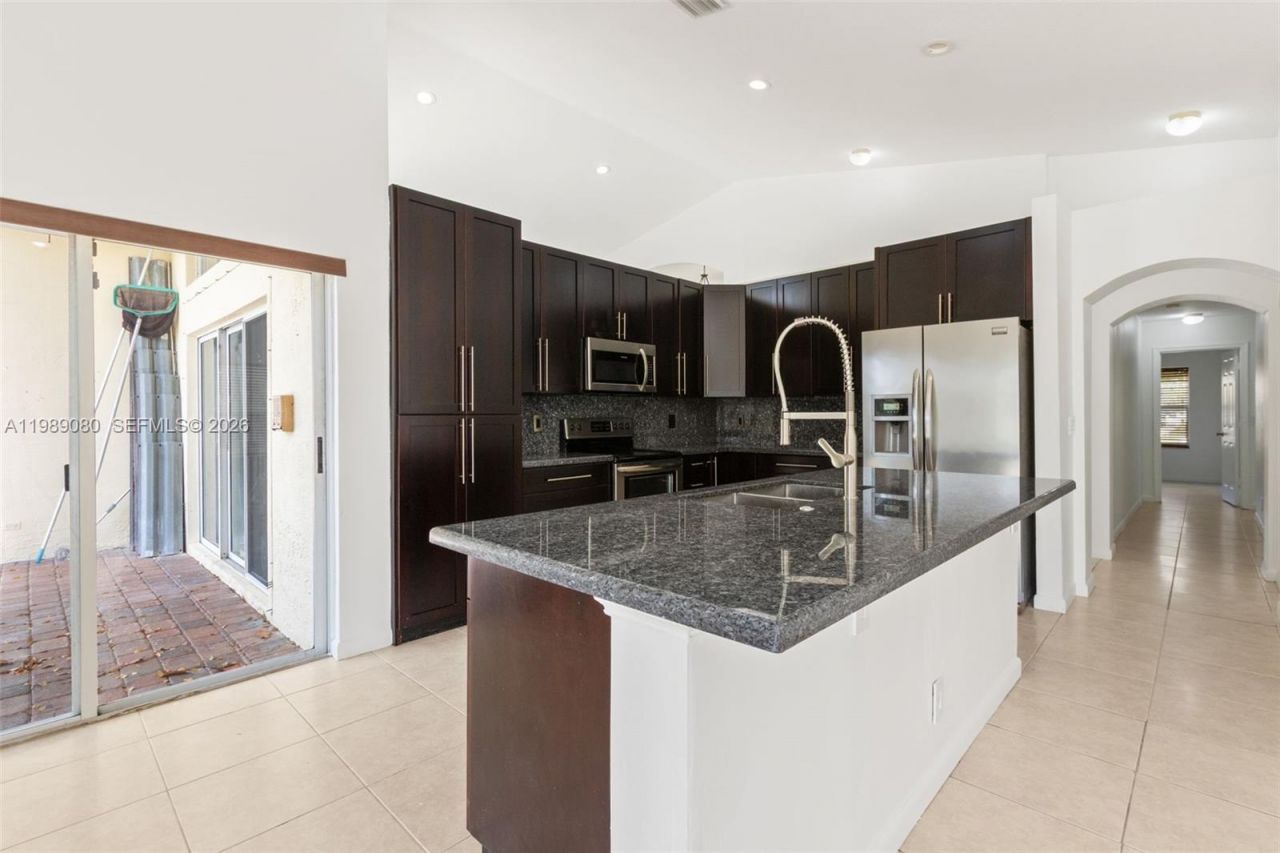 19150 SW 16th St, Pembroke Pines, FL 33029 Photo