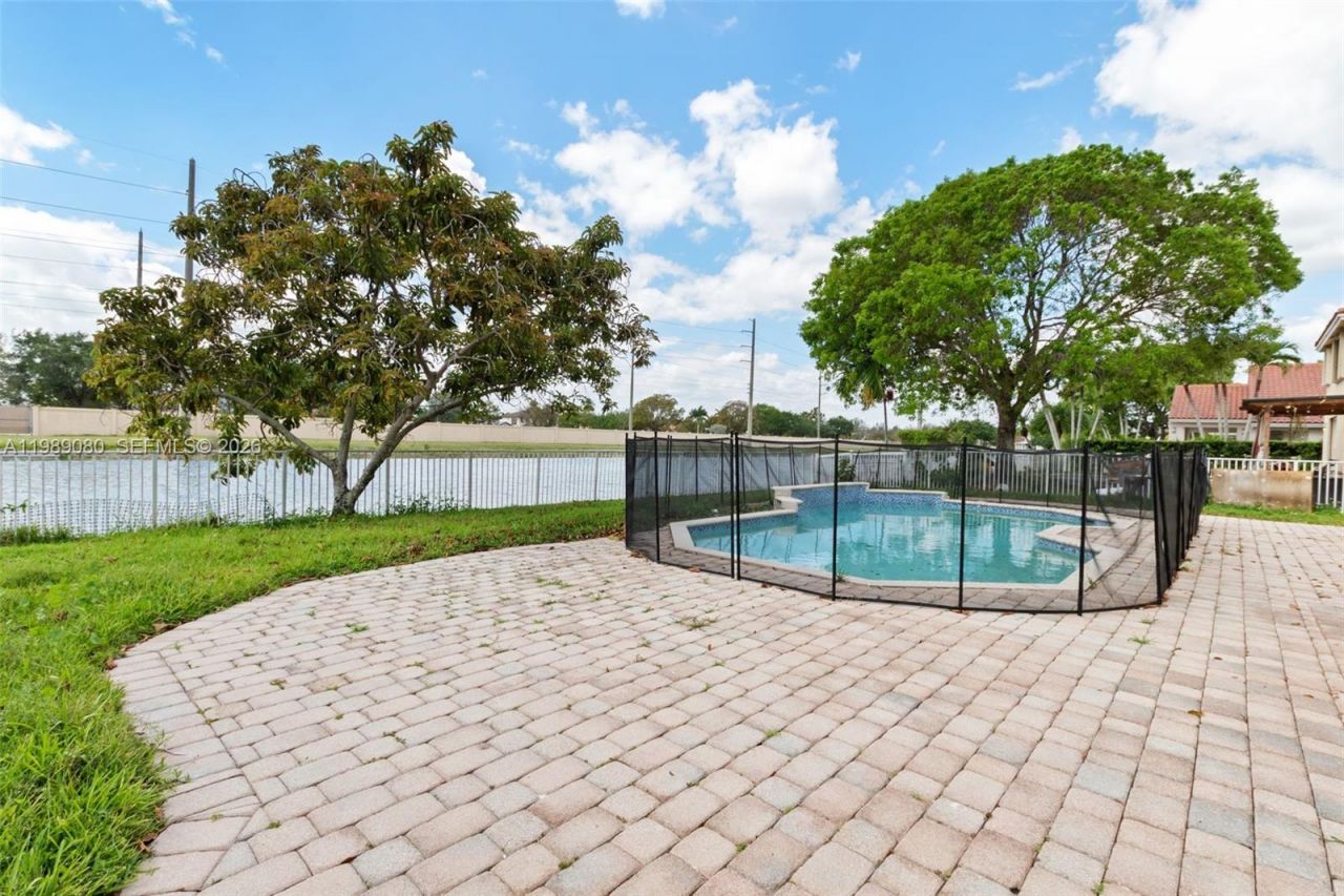 19150 SW 16th St, Pembroke Pines, FL 33029 Photo