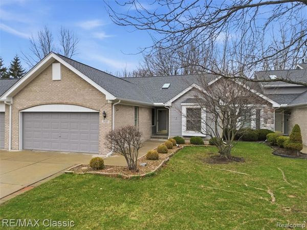 7527 Green Meadow Lane, CANTON, MI 48187