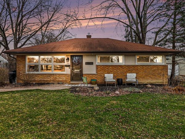 260 Kenyon Drive, Troy, MI 48083