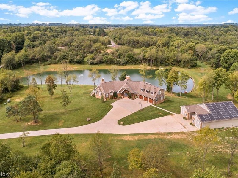 2197 S Medina Line Road , Wadsworth, OH 44281 Photo 2