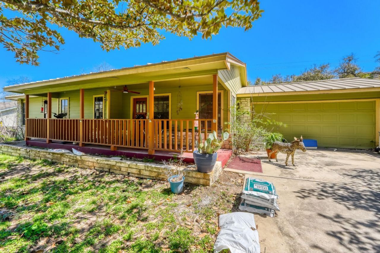 6901 Raccoon Run, Austin, TX 78736 Main Photo
