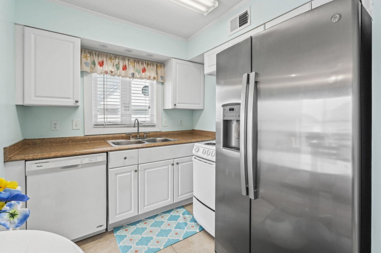 1208 S Ocean Blvd. Photo 9