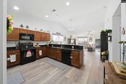 133 Graceland Court photo 4