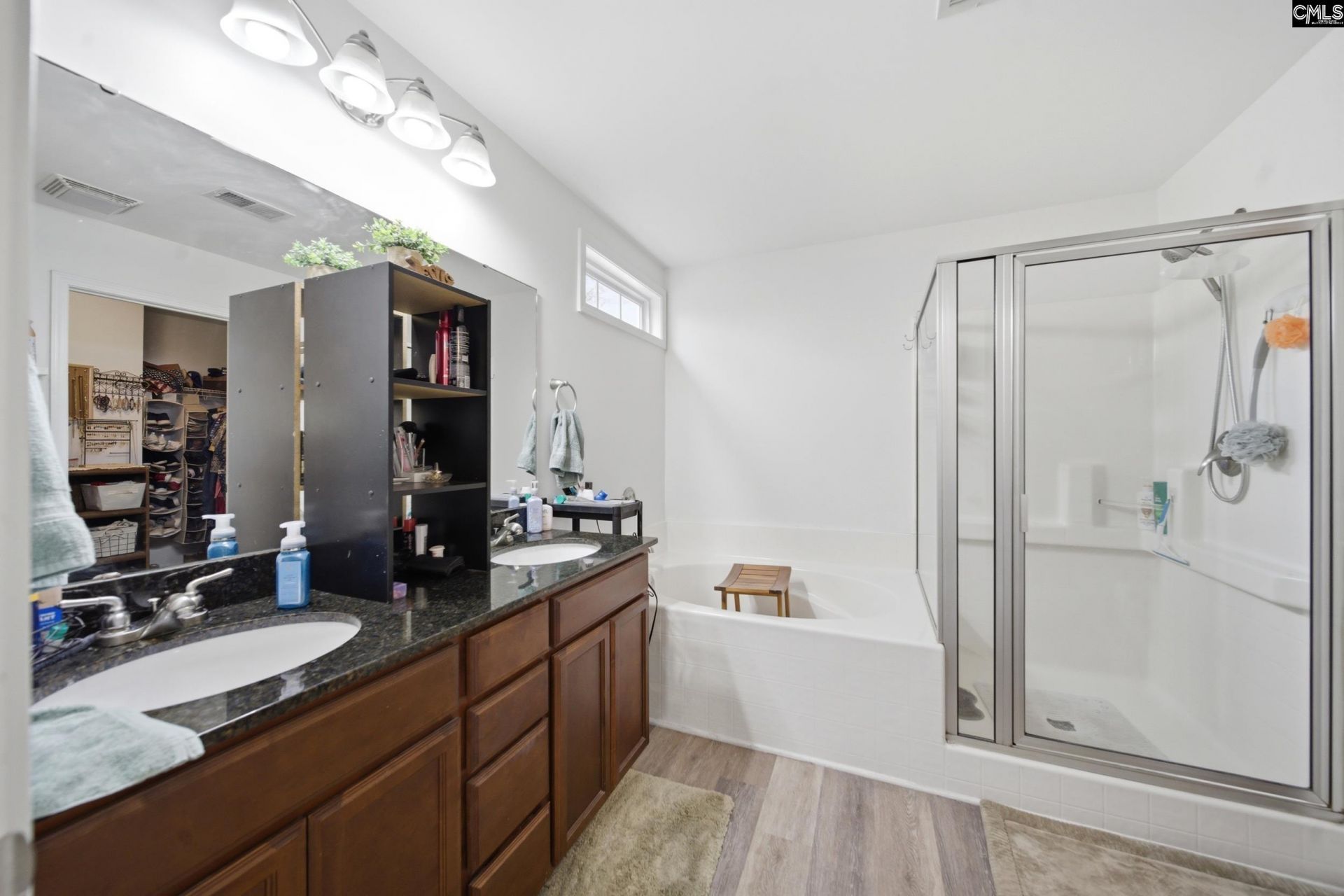 133 Graceland Court Photo 9