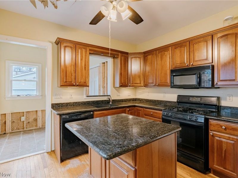 3078 Scarborough Road , Cleveland Heights, OH 44118 Photo 9