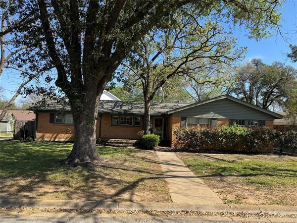 1148 Simpson Drive , Hurst, TX 76053