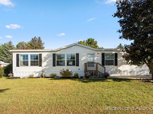 360 E Tuttle Road, Unit 6, Ionia, MI 48846