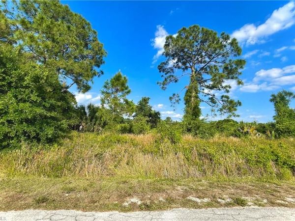 18 Roosevelt AVE , LEHIGH ACRES, FL 33936