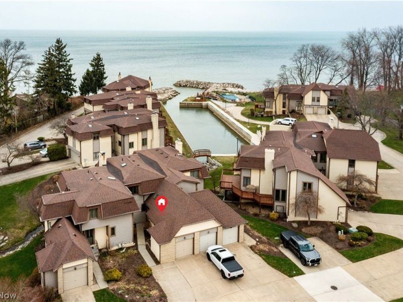 4613 Compass Rose, Unit 10, Vermilion, OH 44089 Photo 2