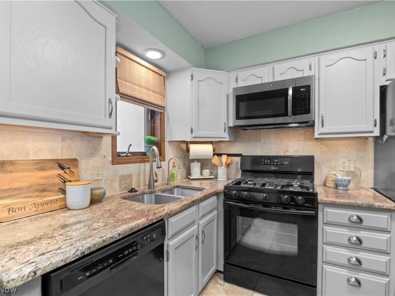 4613 Compass Rose , Unit 10, Vermilion, OH 44089 Photo 5