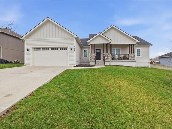 1806 NW Mya Court, Grain Valley, MO 64029