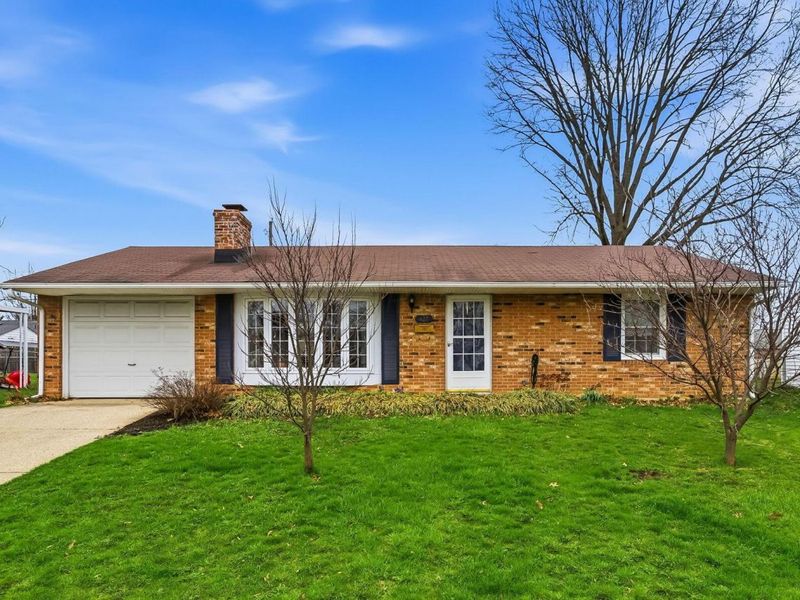 427 Canfield Drive, Columbus, OH 43230 Photo 1