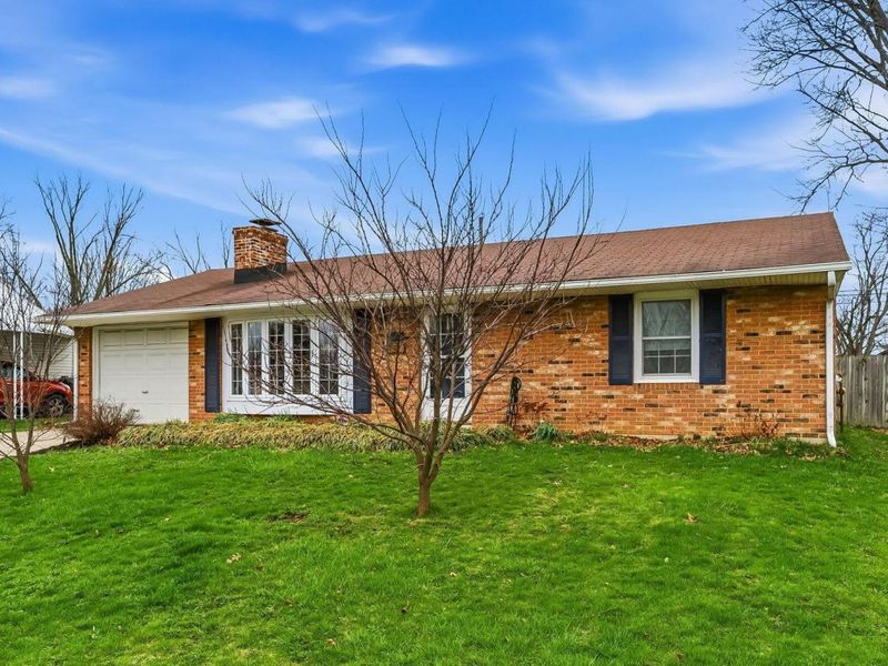 427 Canfield Drive, Columbus, OH 43230 Photo 2