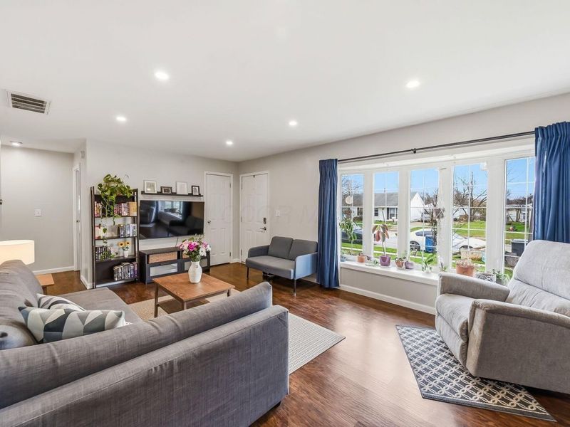 427 Canfield Drive, Columbus, OH 43230 Photo 5