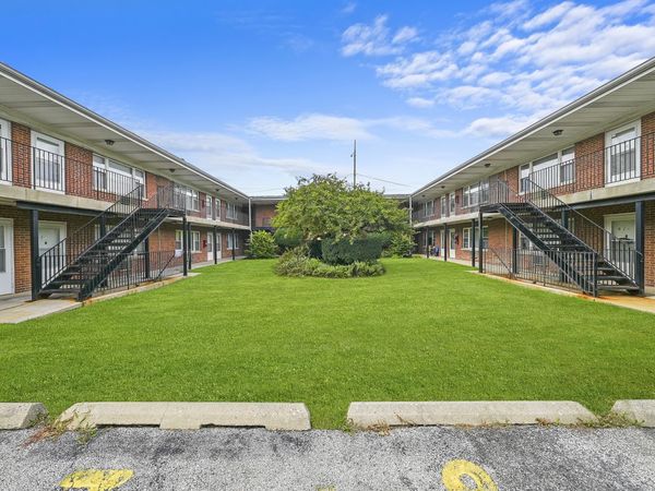 6606 Windsor Avenue , Unit 2A, Berwyn, IL 60402