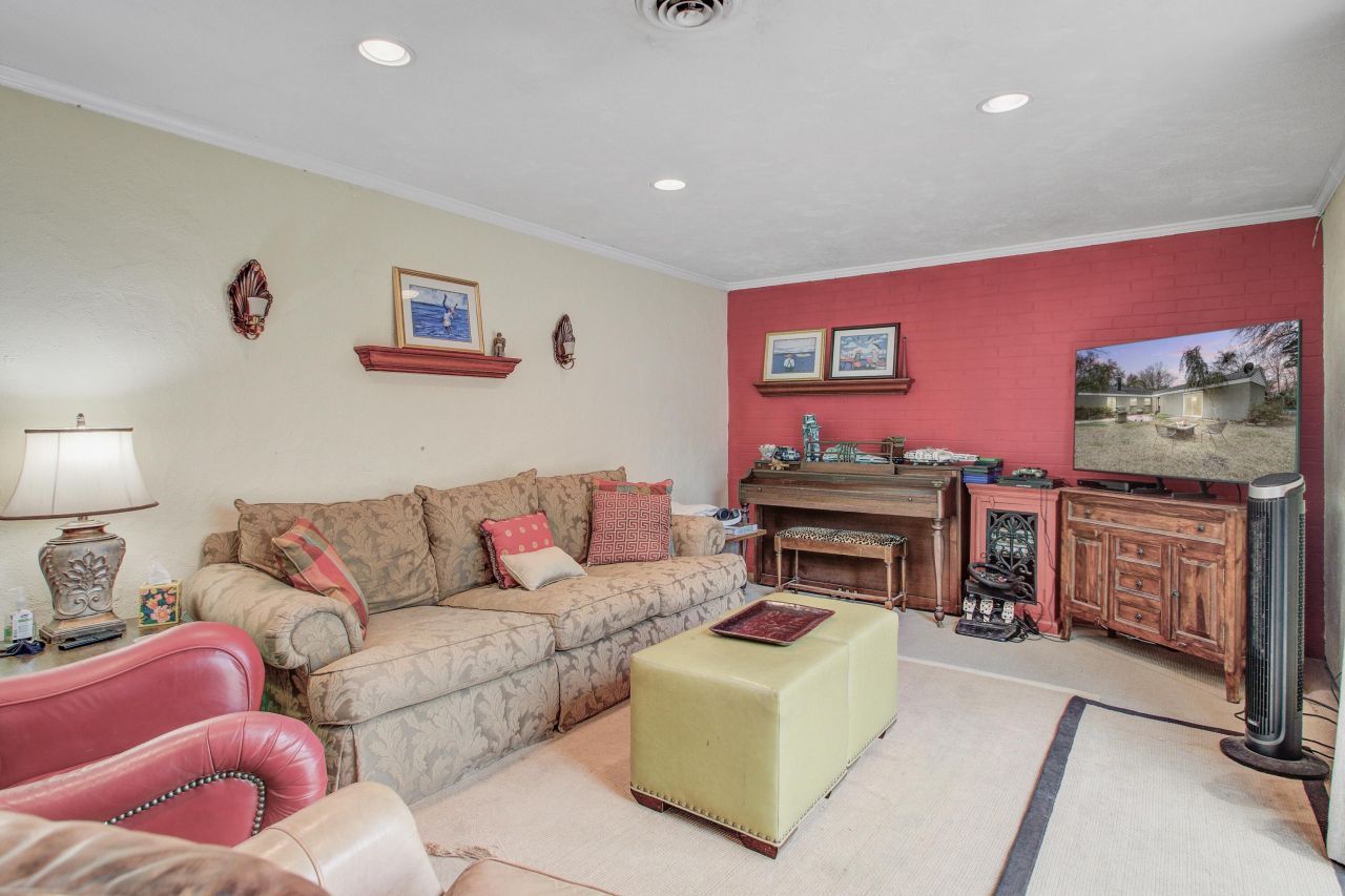 1240 Parkwood Estates Drive Photo 12