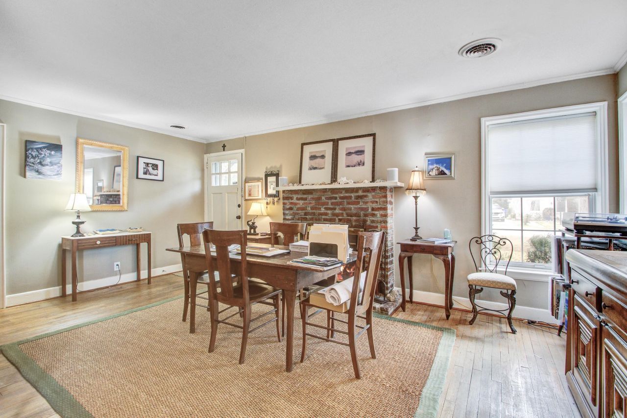 1240 Parkwood Estates Drive Photo 6