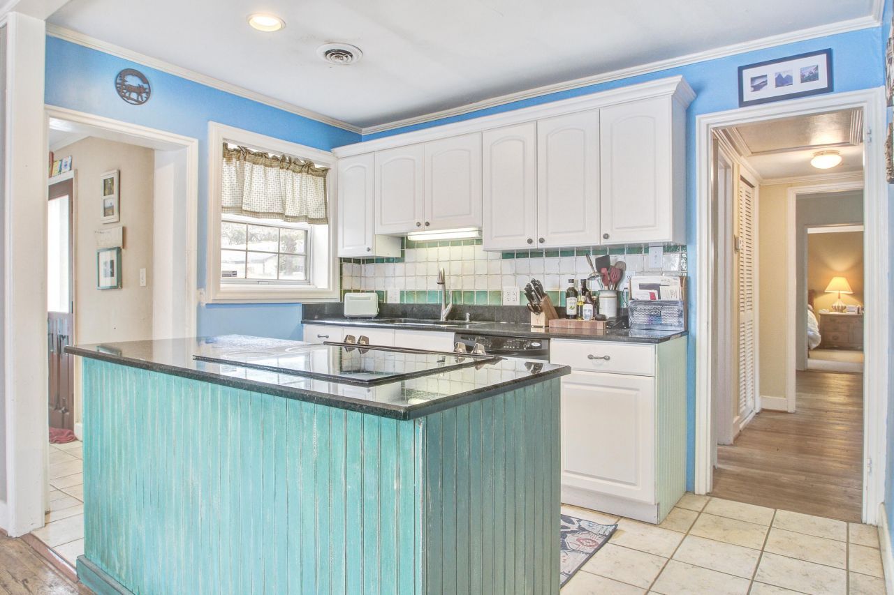 1240 Parkwood Estates Drive Photo 9