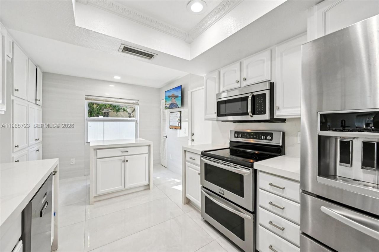 8900 SW 7th St , Boca Raton, FL 33433 Photo