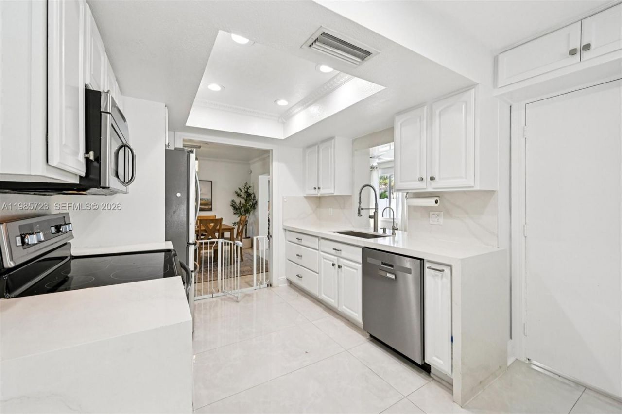 8900 SW 7th St , Boca Raton, FL 33433 Photo