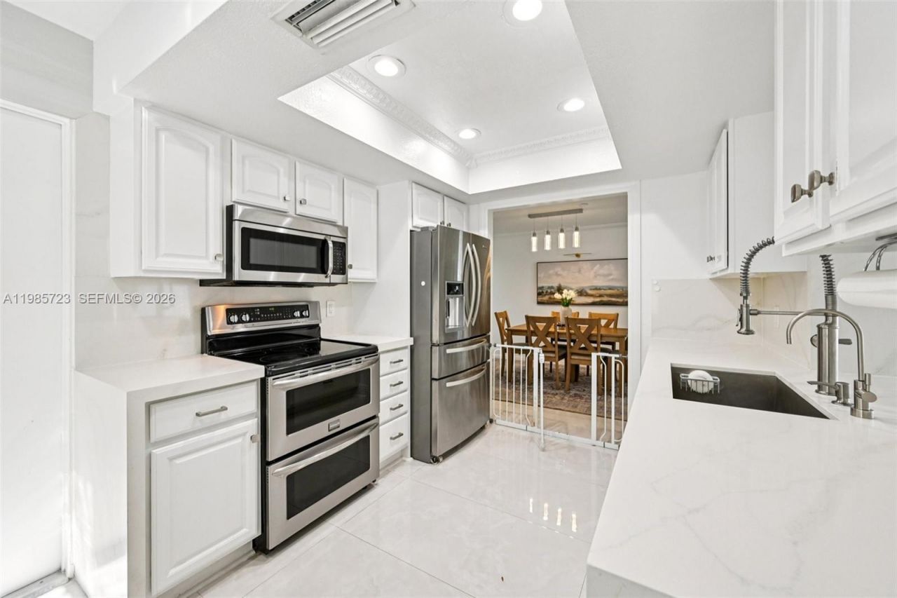 8900 SW 7th St , Boca Raton, FL 33433 Photo