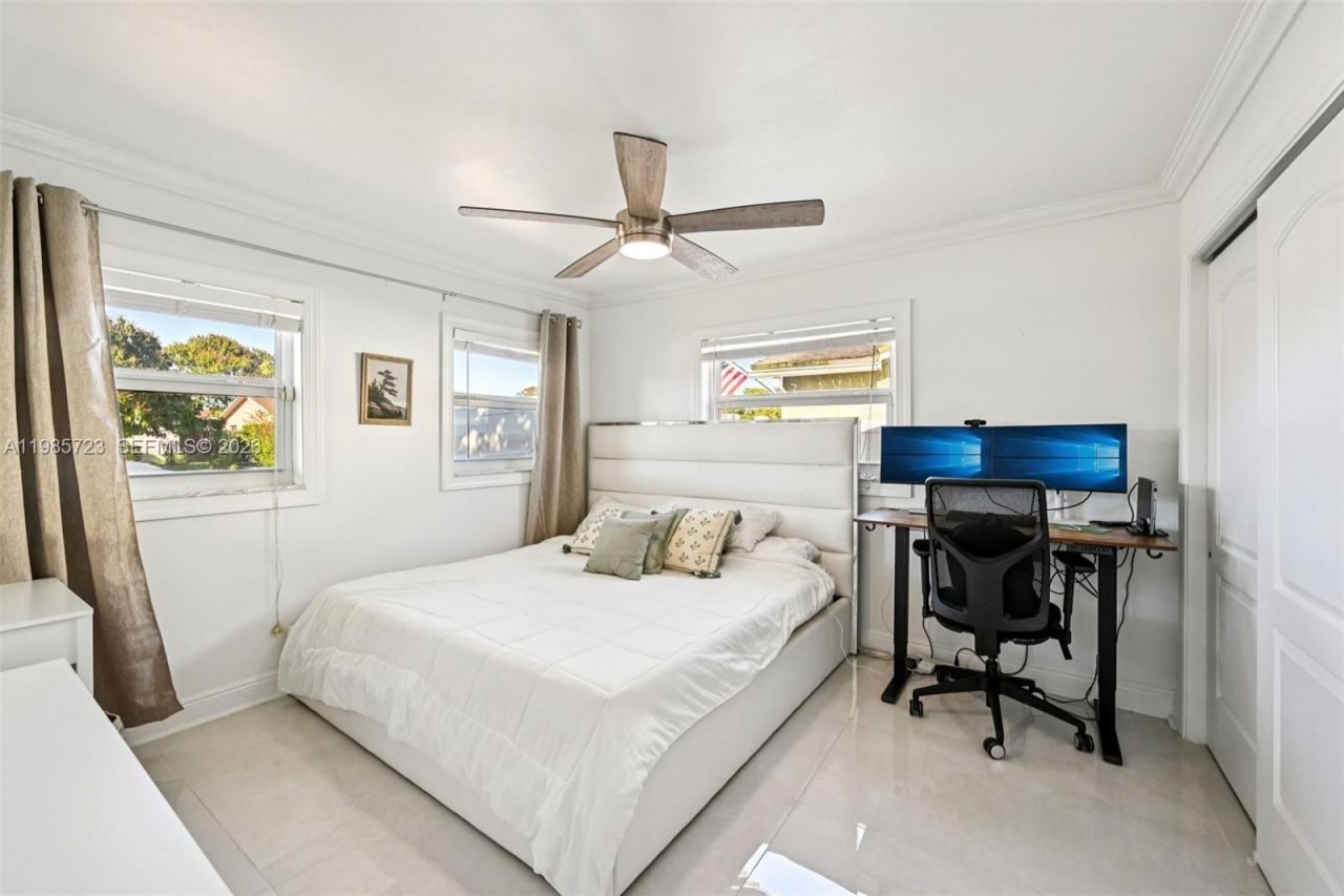 8900 SW 7th St , Boca Raton, FL 33433 Photo